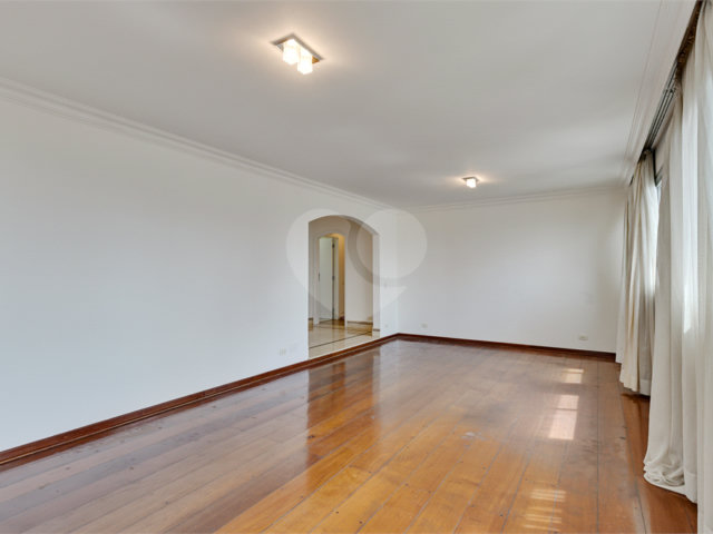 Apartamento à venda com 4 suítes em Campo Belo, São Paulo, SP