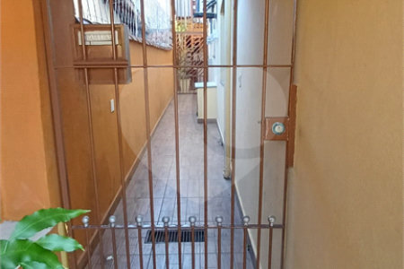 Sobrado à venda com 5 quartos, sendo 2 suítes,  em Parque Continental, São Paulo, SP