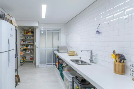 Apartamento à venda com 3 quartos, sendo 1 suíte, em Vila Anastácio, São Paulo, SP