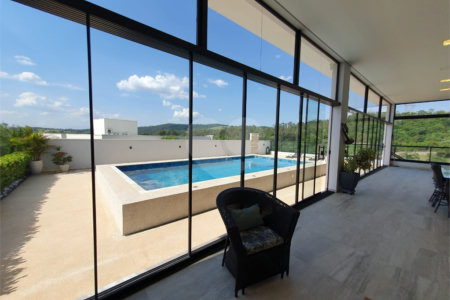 Casa à venda com 6 quartos, sendo 5 suítes, no condomínio Jardim Primavera, Louveira - SP