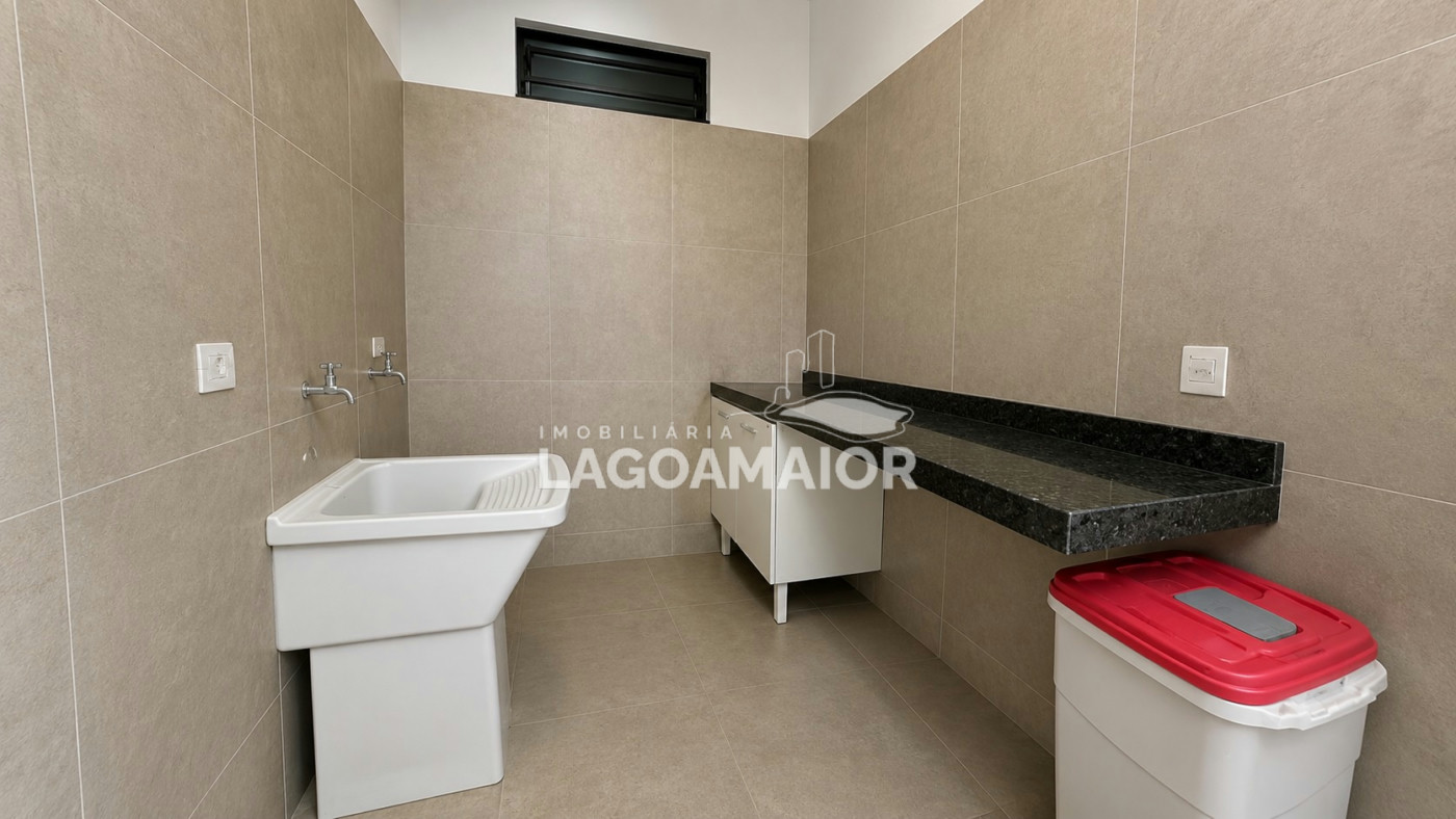 Casa à venda com 3 quartos, sendo 1 suíte,  em Vila Nova, Três Lagoas, MS
