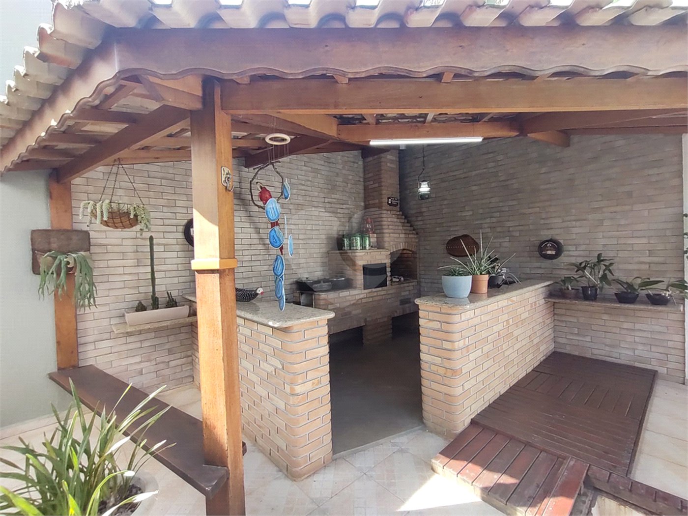 Sobrado à venda com 4 quartos, sendo 2 suítes, em Interlagos, São Paulo, SP