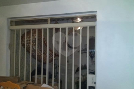 Sobrado com 180m², 3 quartos e 2 vagas