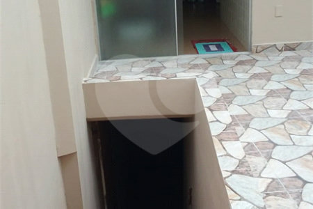Sobrado à venda com 4 quartos, sendo 1 suíte, em Vila Gomes, São Paulo, SP