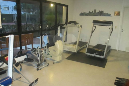 Apartamento à venda com 3 quartos, sendo 1 suíte, em Real Parque, São Paulo, SP