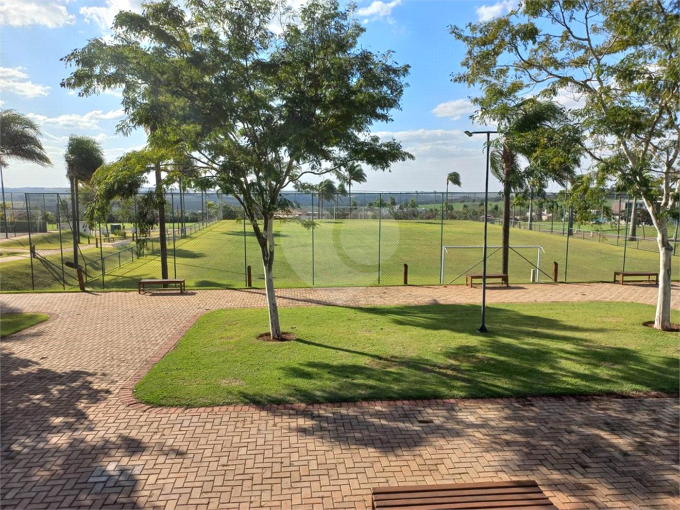 Terreno no Condomínio Damha Golf.