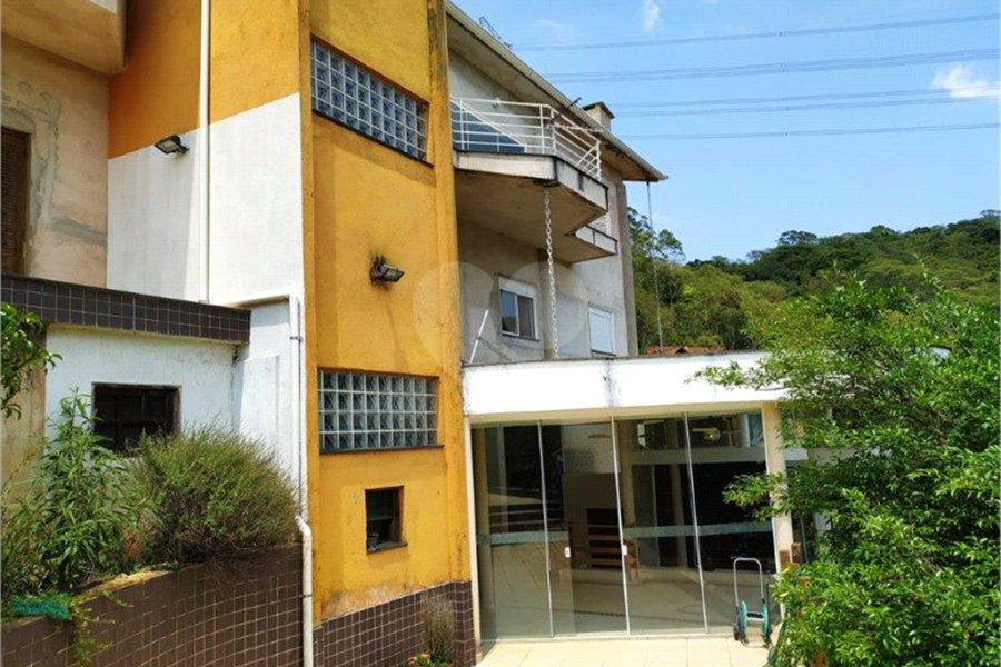 Casa à venda com 4 suítes no condomínio Parque Imperial, Mairiporã - SP