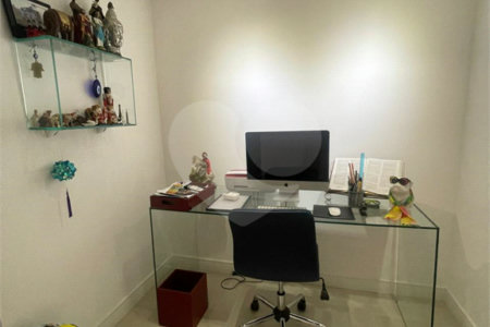 Apartamento à venda com 3 quartos, sendo 1 suíte,  em Vila Suissa, Mogi das Cruzes, SP