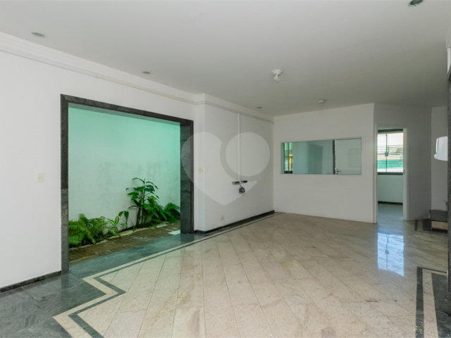 Casa à venda com 3 suítes em Santana, São Paulo, SP