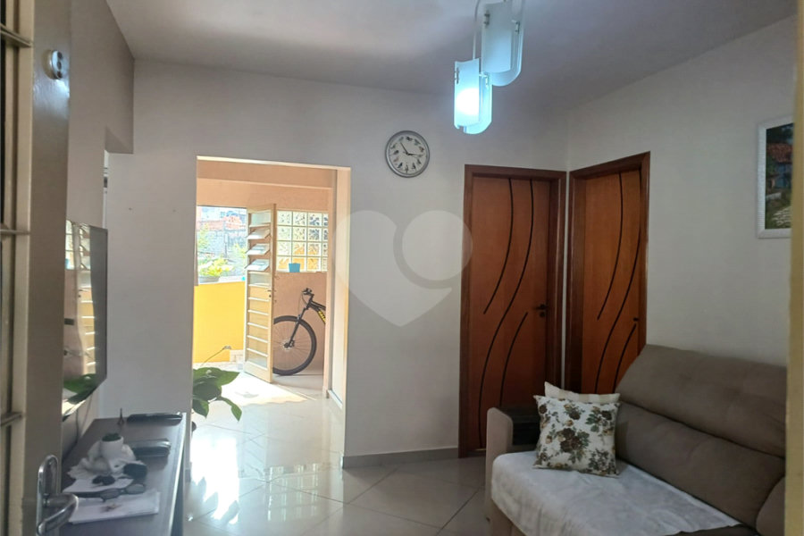 Sobrado à venda com 6 quartos em Jardim Peri, São Paulo, SP