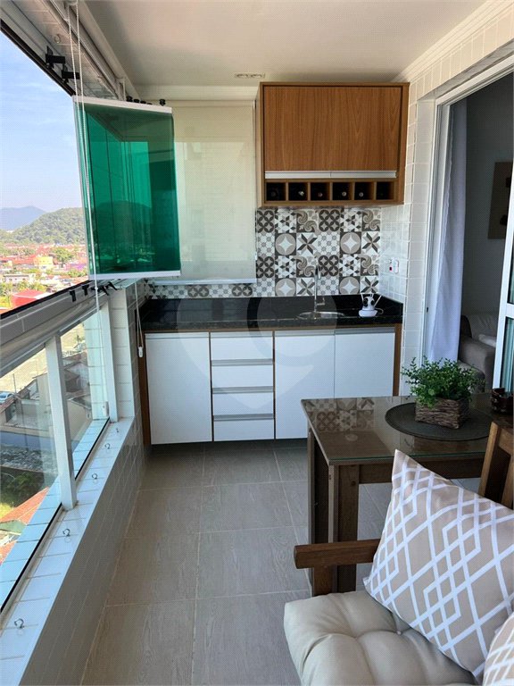 Apartamento à venda com 2 quartos, sendo 1 suíte, no Centro, Mongaguá, SP