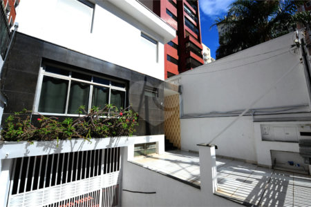 Casa Térrea para alugar com 4 quartos, sendo 1 suíte, em Vila Mariana, São Paulo, SP