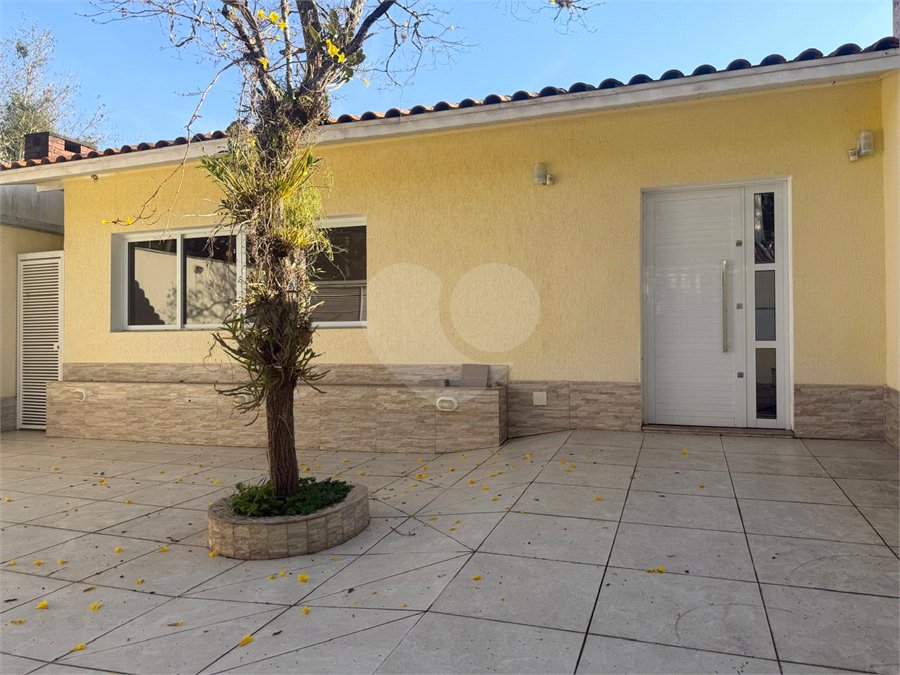 Casa Térrea à venda com 3 quartos, sendo 1 suíte, em Alto da Boa Vista, São Paulo, SP