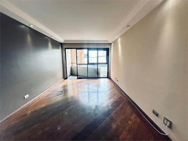 Apartamento à venda com 3 quartos, sendo 1 suíte,  em Alto da Boa Vista, São Paulo, SP