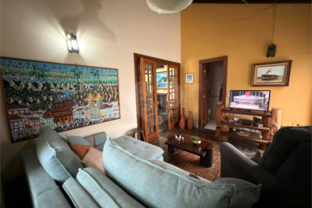 Casa à venda com 3 suítes em Portinho, Cabo Frio, RJ