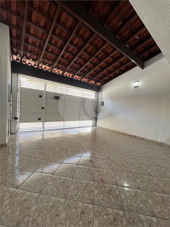 Sobrado à venda com 3 quartos, sendo 1 suíte, em Conjunto Habitacional Brás Cubas, Mogi das Cruzes, SP