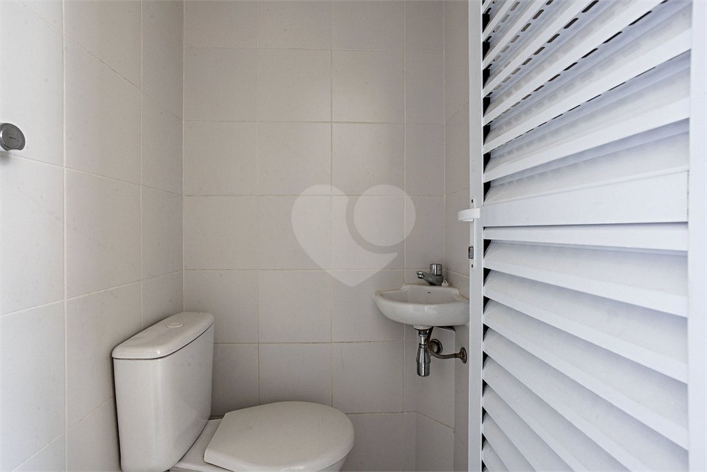 Apartamento à venda com 3 quartos, sendo 1 suíte,  em Jardim das Acácias, São Paulo, SP
