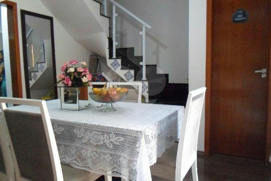 Casa à venda com 3 quartos, sendo 1 suíte, no condomínio Fernandes, São Paulo - SP