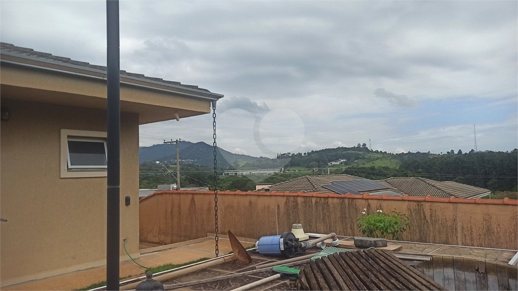 Casa à venda com 3 quartos, sendo 1 suíte, no condomínio Serra da Estrela, Atibaia - SP