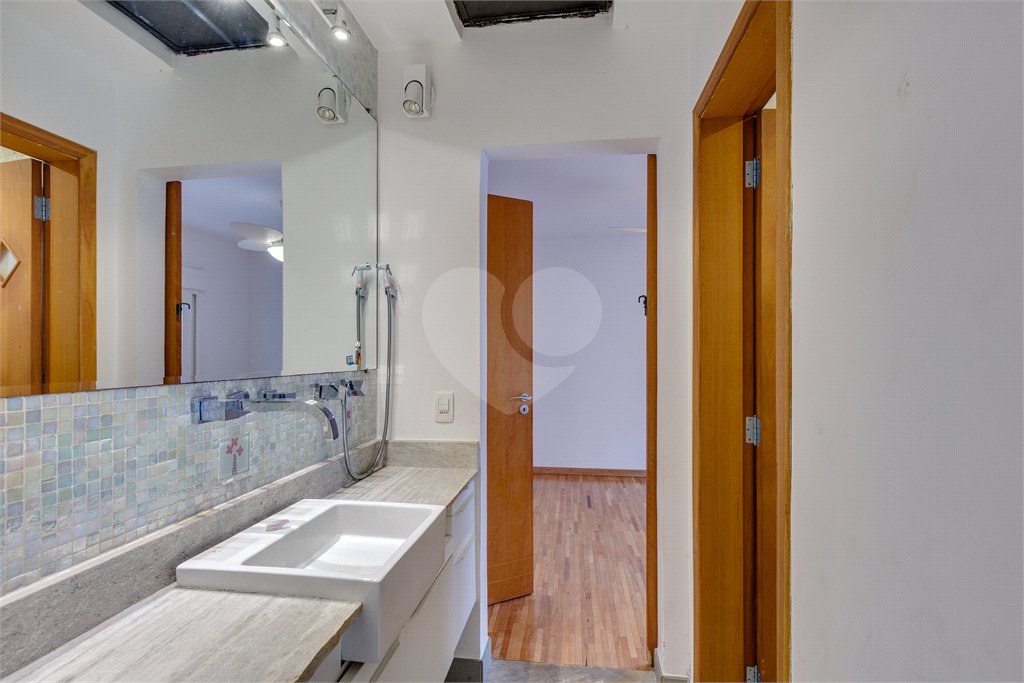 Sobrado à venda ou para alugar com 3 quartos, sendo 1 suíte, em Chácara Monte Alegre, São Paulo, SP