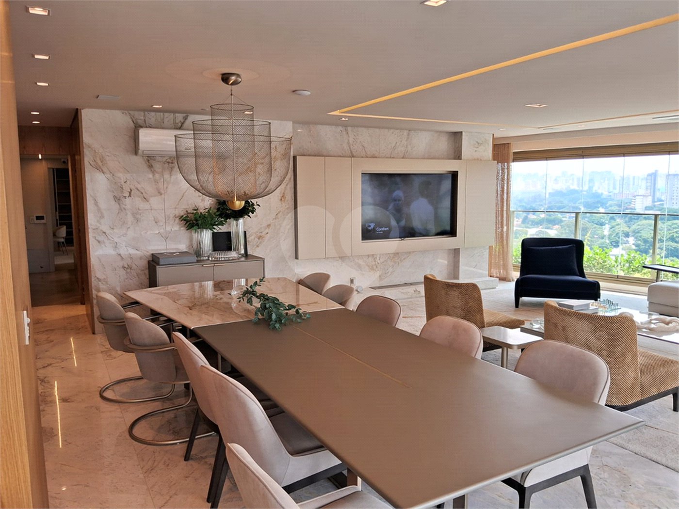 Apartamento à venda com 3 suítes em Moema, São Paulo, SP