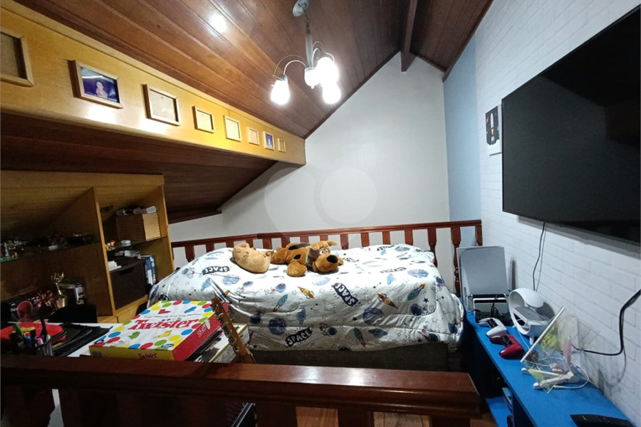 Sobrado à venda com 4 quartos, sendo 1 suíte, em Jaçanã, São Paulo, SP