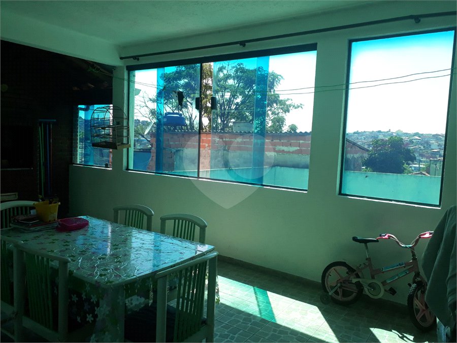 Casa à venda com 4 quartos, sendo 2 suítes, em Jardim Rosina, São Paulo, SP