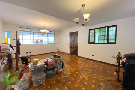 Casa à venda com 3 quartos, sendo 1 suíte, em Planalto Paulista, São Paulo, SP