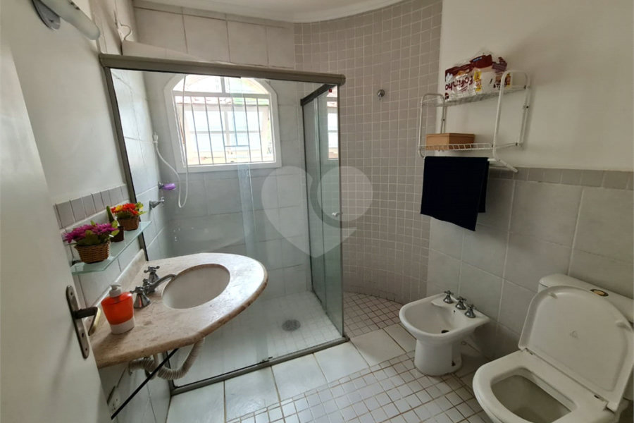 Sobrado à venda com 4 quartos, sendo 1 suíte,  em Jardim Leonor Mendes de Barros, São Paulo, SP