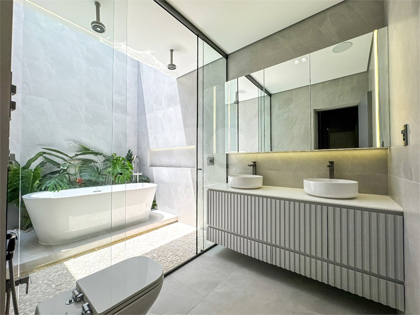 Casa à venda com 3 suítes no condomínio Villa dos Pinheiros, Indaiatuba - SP