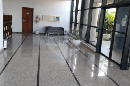 Apartamento à venda com 3 quartos, sendo 1 suíte,  no Centro, Mogi das Cruzes, SP
