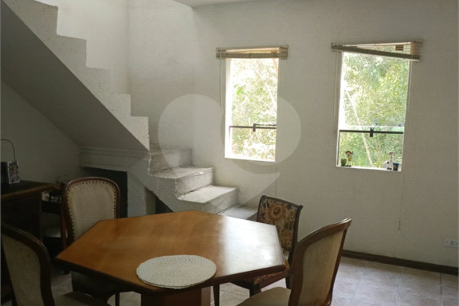 Casa à venda com 4 quartos, sendo 2 suítes, no condomínio Residencial Parque Cerros Verdes, Mairiporã - SP