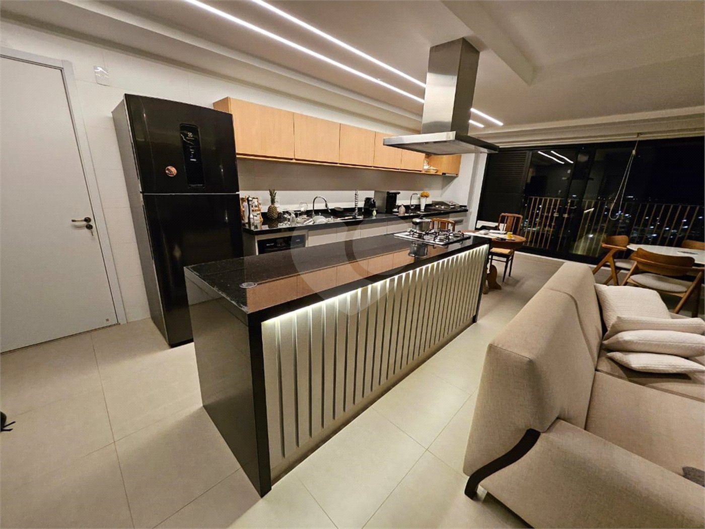 Apartamento à venda com 3 suítes em Vila Ferroviária, Araraquara, SP