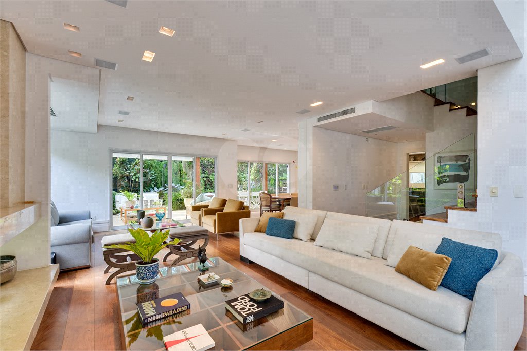 Casa à venda com 3 suítes no condomínio Parc Vignoble, São Paulo - SP