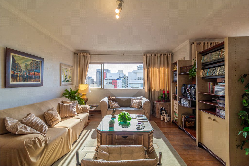 Apartamento à venda com 4 quartos, sendo 1 suíte,  em Brooklin, São Paulo, SP