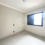 Casa à venda com 2 quartos, sendo 1 suíte, no condomínio Tivolli, Itapetininga - SP