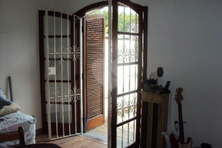Sobrado à venda com 3 quartos, sendo 1 suíte,  em Jardim Pinheiros, São Paulo, SP