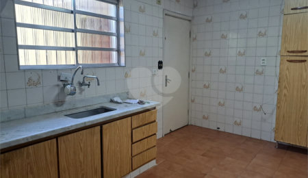 Sobrado à venda com 3 quartos em Campo Belo, São Paulo, SP