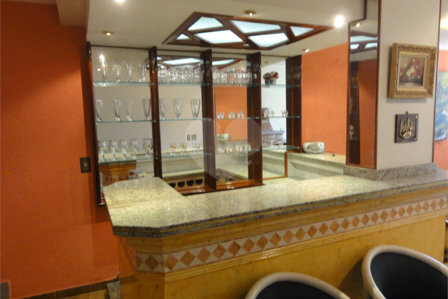 Sobrado à venda com 6 quartos, sendo 4 suítes, em Tremembé, São Paulo, SP