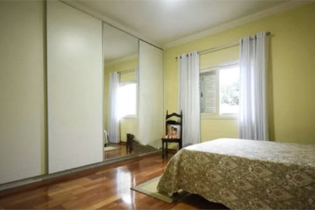 Casa à venda com 5 suítes em Jardim Londrina, São Paulo, SP