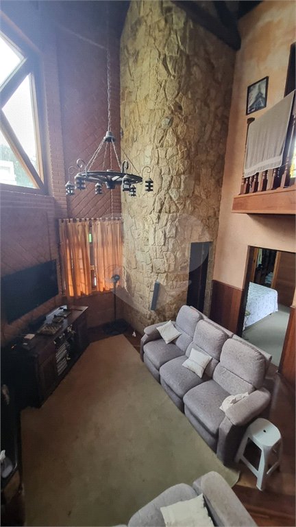 Casa à venda com 4 quartos, sendo 2 suítes, no condomínio Aruã Eco Park, Mogi das Cruzes - SP