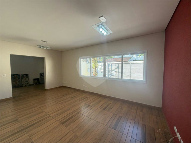 Casa Térrea à venda com 3 quartos, sendo 1 suíte,  em Alto da Boa Vista, São Paulo, SP