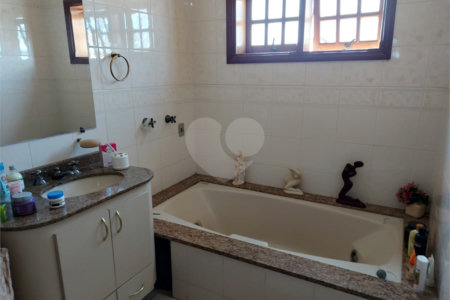 Sobrado à venda com 5 quartos, sendo 4 suítes, em Santa Rosa, Vinhedo, SP