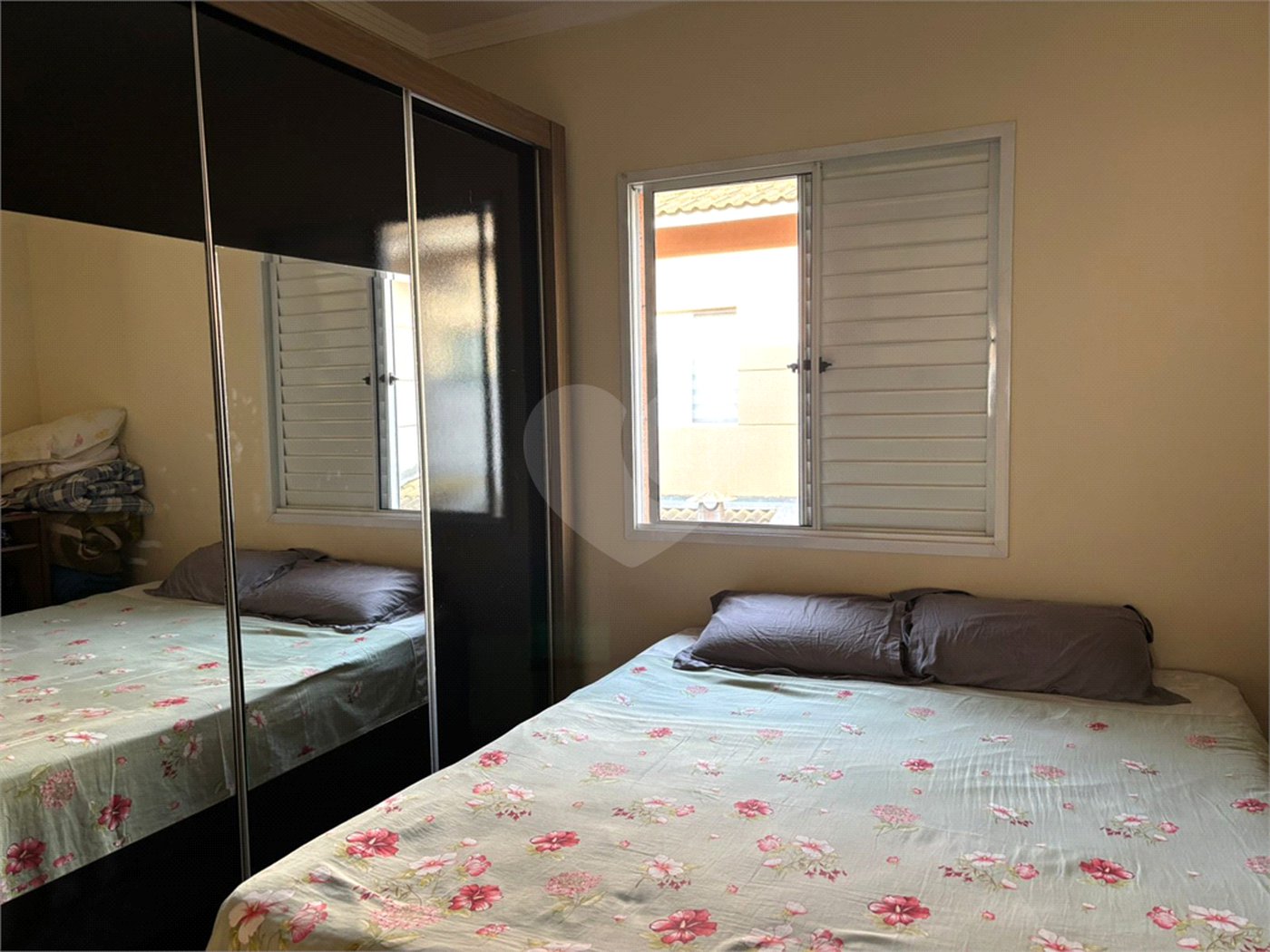 Casa à venda com 3 quartos, sendo 1 suíte, no condomínio Vila Nova Horizonte, Suzano - SP