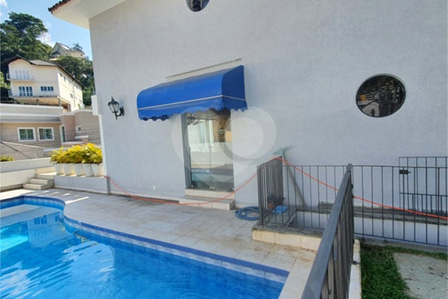 Sobrado à venda com 5 quartos, sendo 3 suítes, em Tremembé, São Paulo, SP