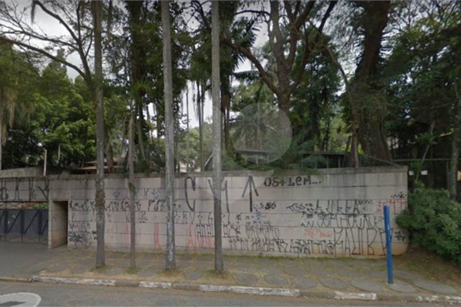 Casa à venda com 4 quartos, sendo 2 suítes, em Horto, São Paulo, SP