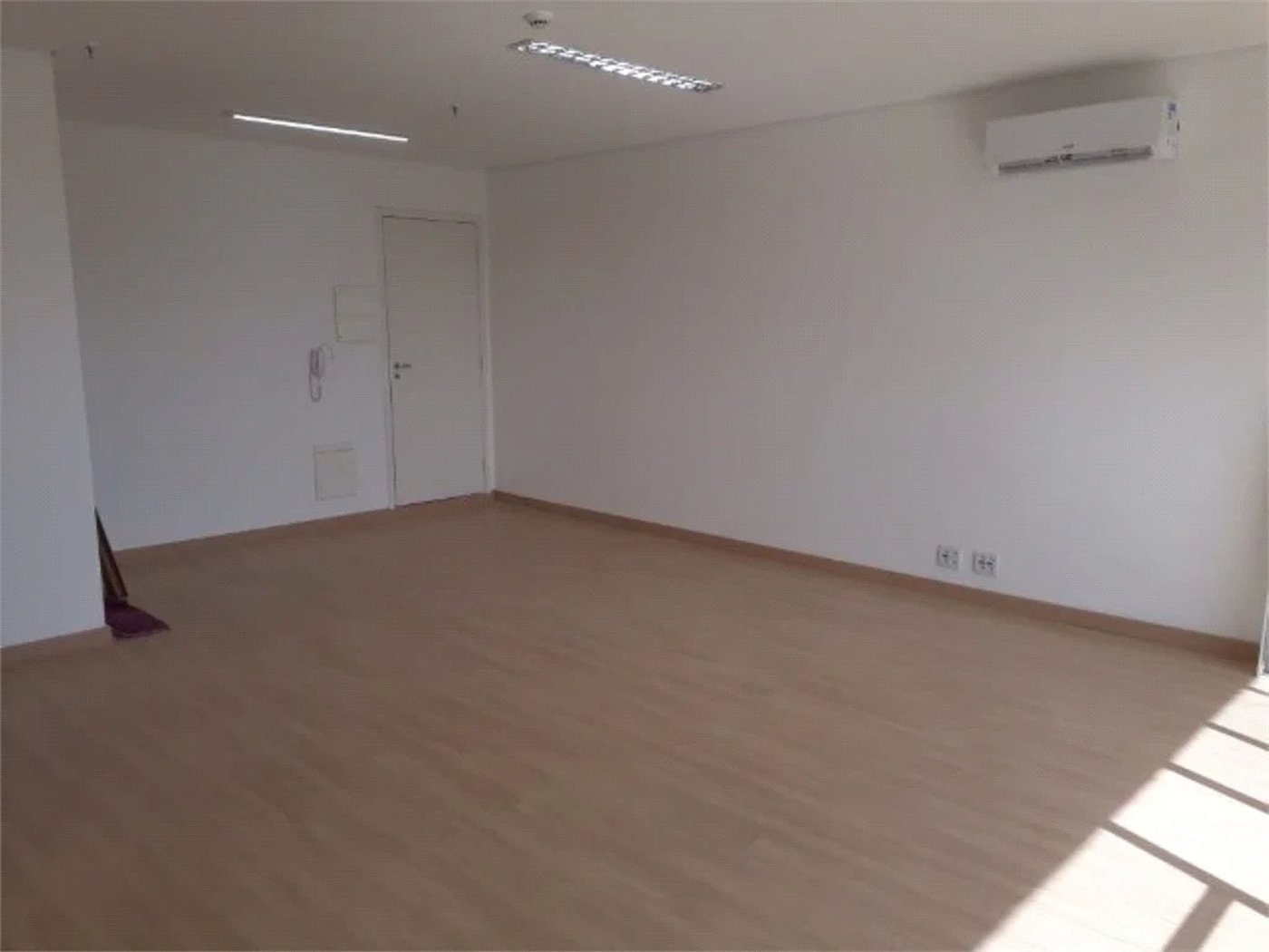 Sala à venda em Vila Leopoldina, São Paulo, SP