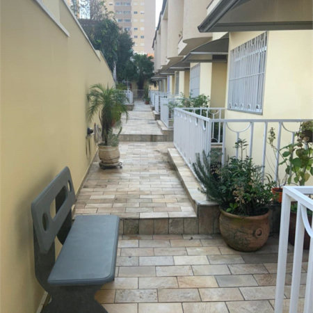 Casa à venda com 3 quartos, sendo 1 suíte, no condomínio Traituba, São Paulo - SP