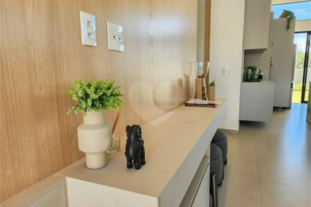 Casa à venda com 3 quartos, sendo 1 suíte, no condomínio Residencial Consoli, Atibaia - SP