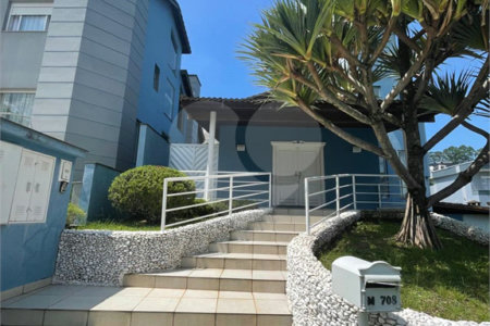 Casa à venda com 5 quartos, sendo 3 suítes, no condomínio Swiss Park, São Bernardo do Campo - SP